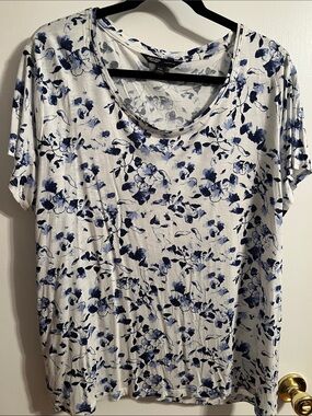Simply Vera Women’s Blue Floral Scoop Neck Top - Size XXL